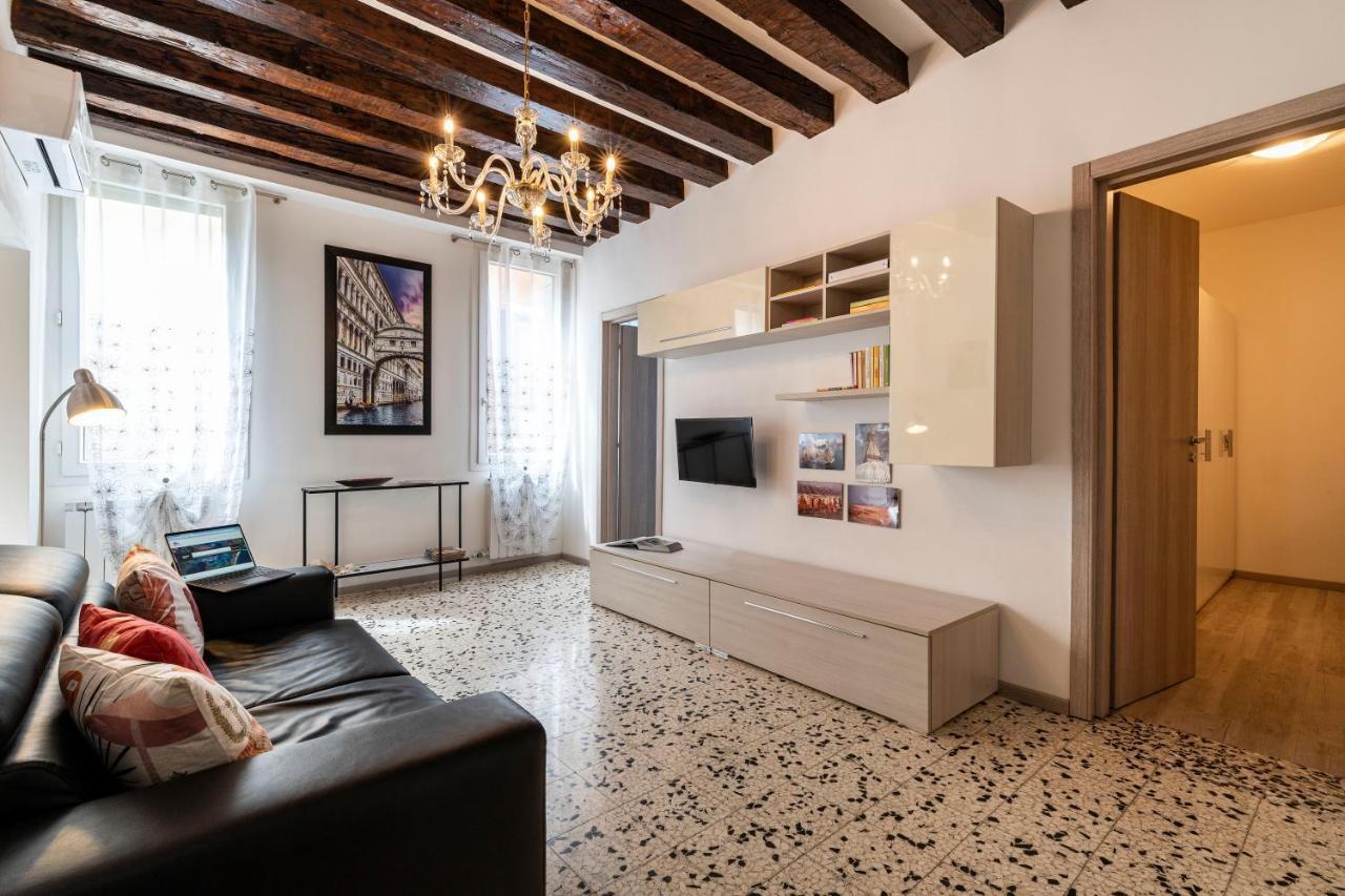 Ponte Squero Flat M0270423226 Apartment Venesia Bagian luar foto